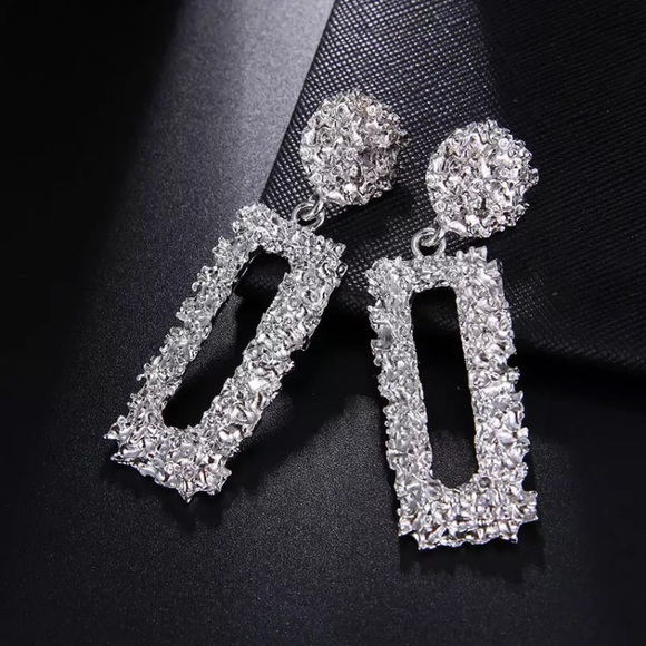 ⚜️[𝟯/$𝟮𝟴] Big Silver Quad Textured Earrings NEW - Picture 2 of 10